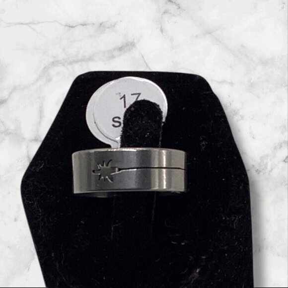 Sunburst Design Stainless Steel Band Ring Unisex Sliver Tone Size 7 - Picture 3 of 5